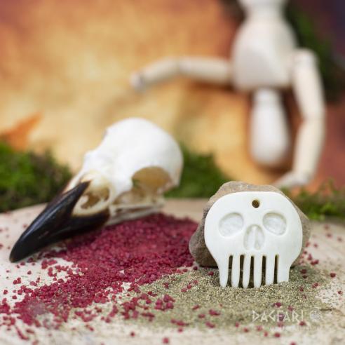 Medallion - Skull Comb - Bone