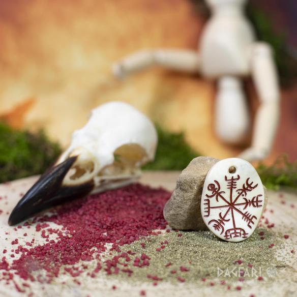 Medallion Vegvísir - deer antler, red