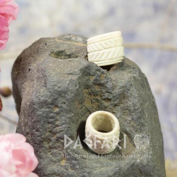 Korálek do vousů a vlasů z parohu - Větvička, nebarvená