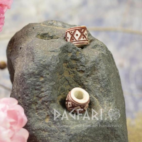 Korálek do vousů a vlasů z parohu - Rozcestí, červená