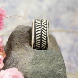 Kroužek pro úpravu vlasů - Větvička, černá