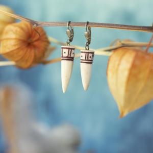 Earrings - deer antler, Dot - red 2