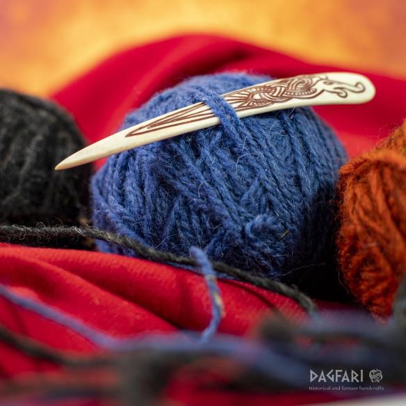 Originalnadeln aus Hirschgeweih, Drache - rot