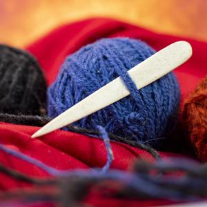 Originální jehlice z jeleního parohu, drak - nebarvená 2