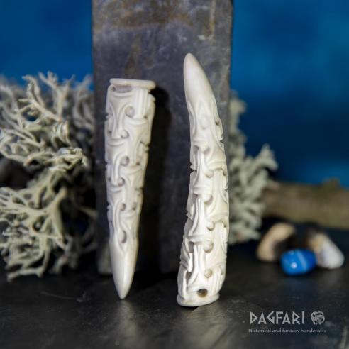 Anhänger Geweihspitze Dagfari - Borre, tiefes Schnitzen