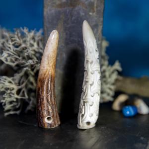 Pendant antler tip Dagfari - Borre, deep carving 2