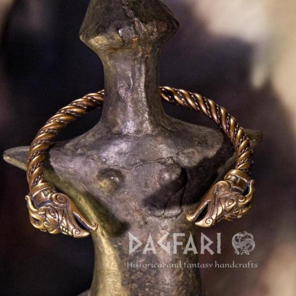 FAFNIR Bronzový pletený náramek keltský / vikingský drak - dračí hlavy