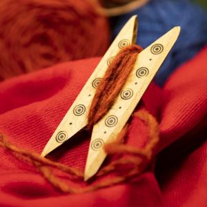 KRUHY Dřevěná pomůcka ke tkaní - člunek tkalcovský - bukové dřevo