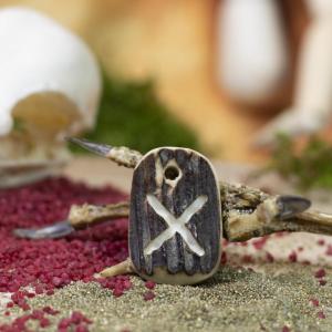 Pendant "X" carved into deer antler