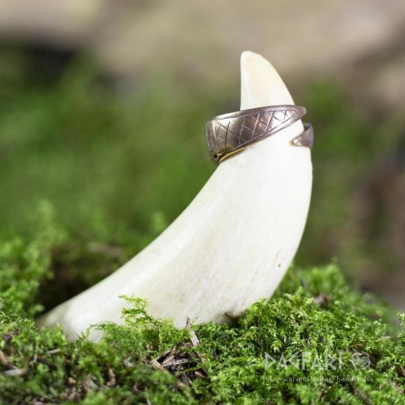 Prsten vikinský ve stylu Borre, Norsko - bronz