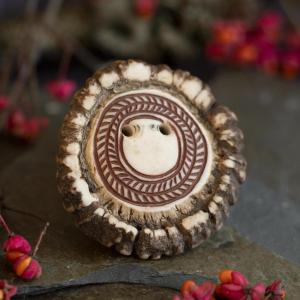 Antler buttons Circle, red