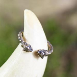 Ring Freya KATZEN – gedrehter Ring aus Bronze, historisches Design