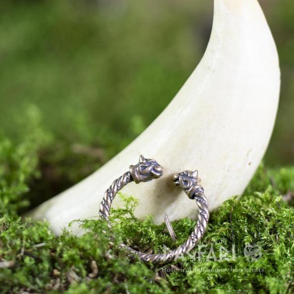 Ring Freya KATZEN – gedrehter Ring aus Bronze, historisches Design