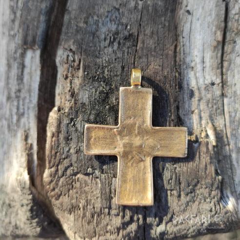 Wikingerkreuz aus Schweden mit symmetrischer Christusdarstellung