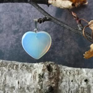 Radiant heart of Opalite for a good night's sleep