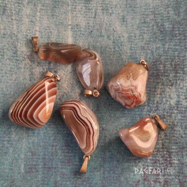 Neck stone - polished semi-precious stone AGATE for increased self-confidence