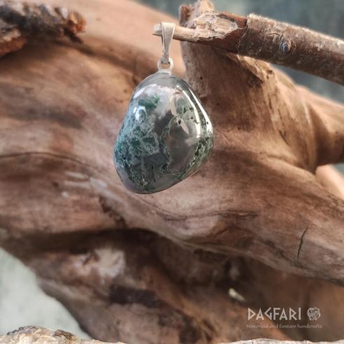 Neck stone - polished semi-precious stone AGATE mossy for increased self-confidence