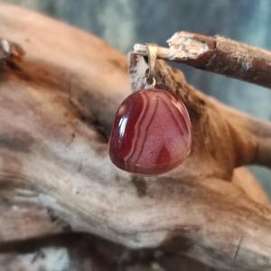 Neck stone - polished semi-precious stone AGATE rot for increased self-confidence