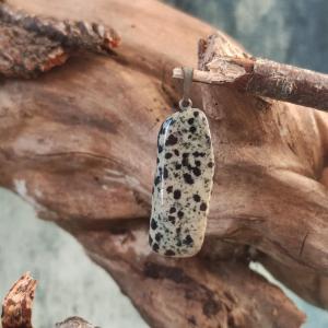 Pendant Jasper Dalmatian when you need to add courage