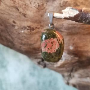 Tromlovaný přívěsek UNAKIT - kámen vizí a věštění