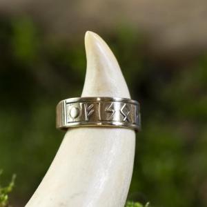 Ring mit Runen für einen guten Bauern - Messing