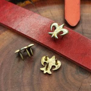 DECORATIVE BELT MOUNTS High medieval Brass decorative belt fittings Fleur-de-lis 2