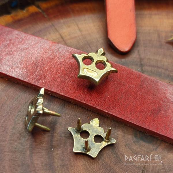 Koruna - Mosazné ozdobné kování na opasek