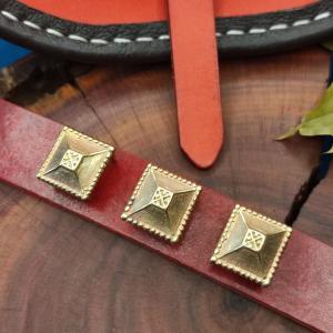 TRUHLA - Mosazné ozdobné kování na opasek (vrcholný a pozdní středověk)