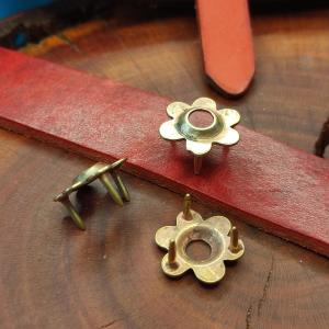 DECORATIVE BELT MOUNTS High medieval Brass decorative belt fittings Daisy 2