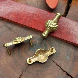 DECORATIVE BELT MOUNTS High medieval Brass decorative belt fittings Bonbon