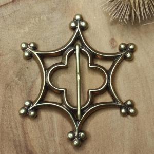 Decorative brooch for medieval clothing - Uta