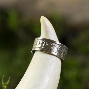 Prsten s runami pomoci bohů - mosaz