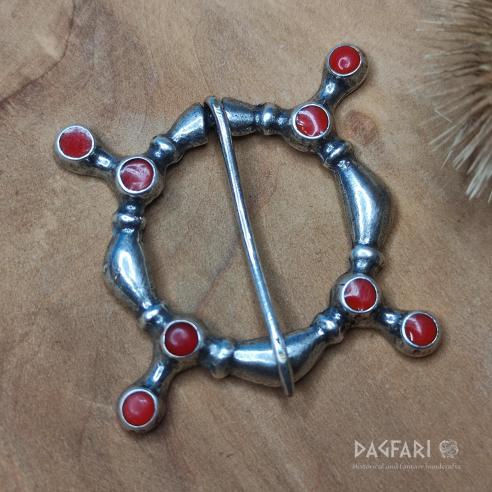 Versilberte mittelalterliche Halsfibel, rote Emaille - Philipp