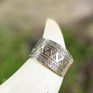 Ring Scandinavia VIKING with knot - hand wrought brass