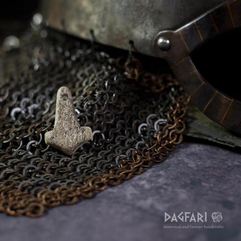 Thors Hammer aus Hirschgeweih Gitter - rot