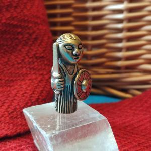 Bronzefigur Walküre von Hårby, Dänemark - für den Altar und das Ende des Bleistifts 2