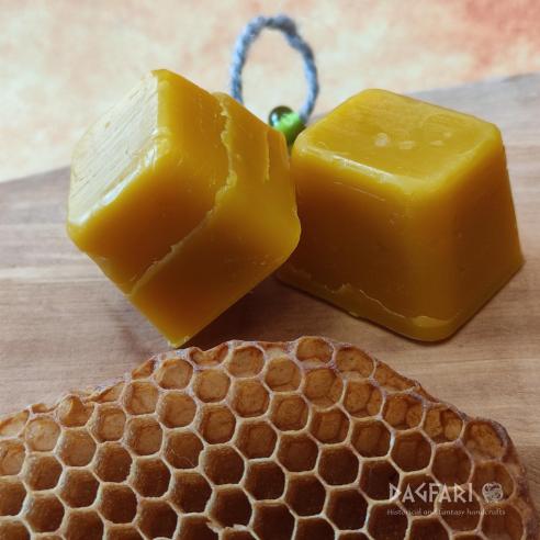 100% PURE NATURAL beeswax for waxing thread, seamstresses and DIY