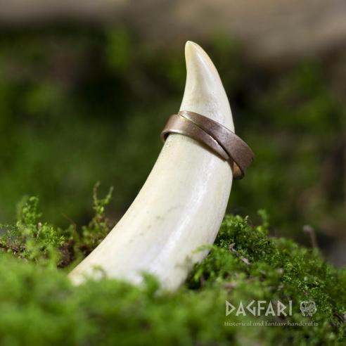 Handgeschmiedeter Ring aus Messing mit Muster Zick-Zack