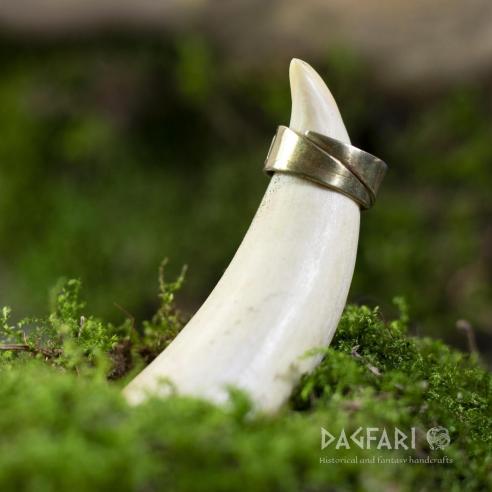 Handgeschmiedeter Ring aus Messing mit Muster Avar Flora