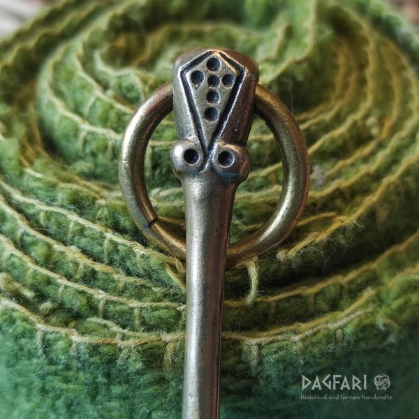 Bronze sheath pin with a circle from Birka, Fibula with ring