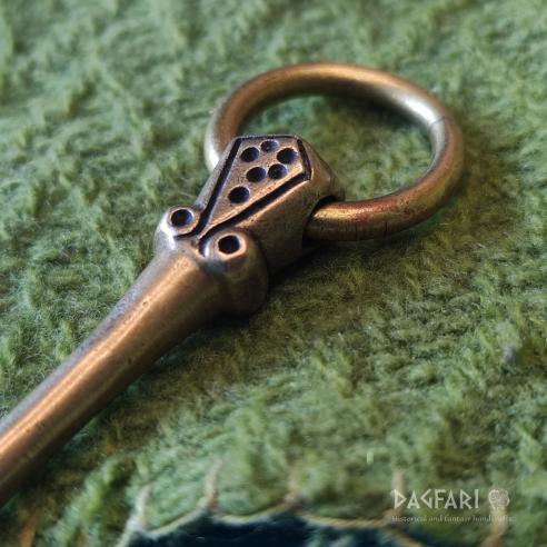 Bronze sheath pin with a circle from Birka, Fibula with ring