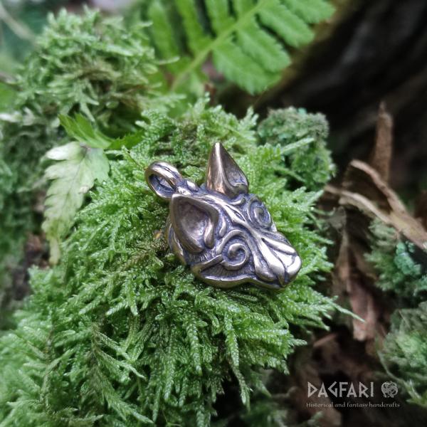 Small bronze wolf Geri, original pendant of artistically crafted wolf head