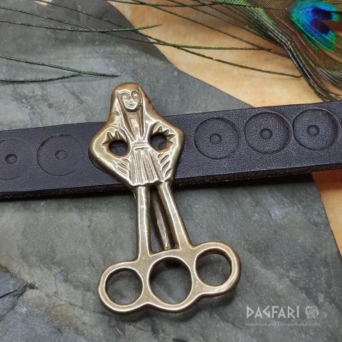 Diener der drei Herren - Gürtelhalter - Hochmittelalter, Messing