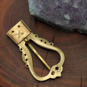 KAREL 1390 - 1420, Zdobená lyrovitá přezka na (hedvábný) opasek, vrcholný středověk 2