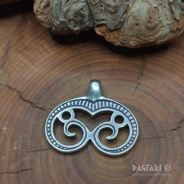 Silber Replik eines Mondbogens Lünette aus Nitra (ähnlicher Typ Čakajovice, Litenčice, Těmice), Großmähren, Ag 925/1000