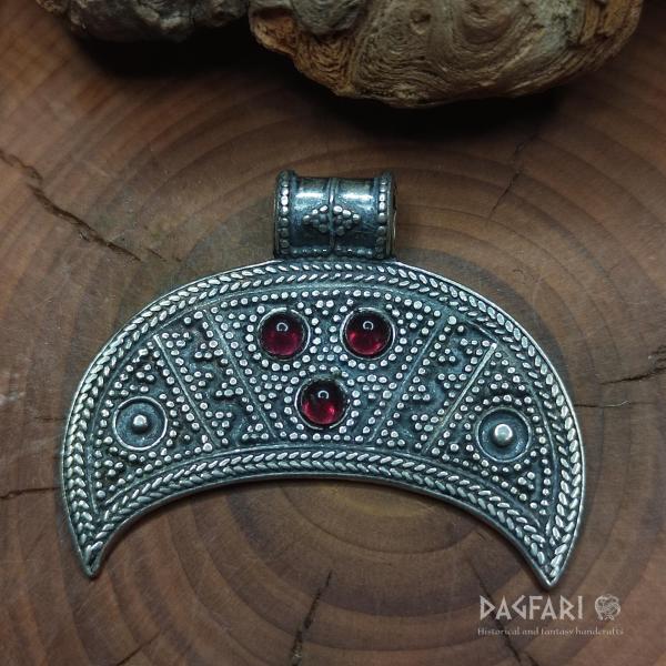 Great Moravian silver lunette with red Czech garnet, Lunice with precious stones almandin, Ag 925/1000