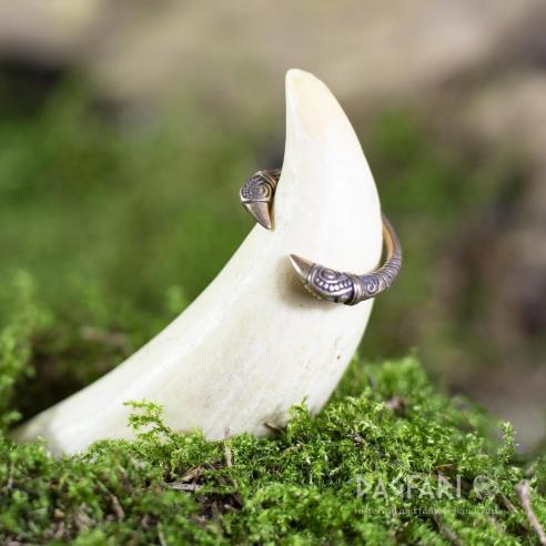 Bronze ring Ravens of Mammen