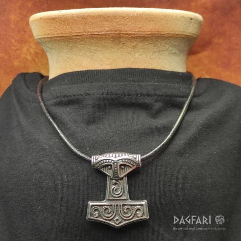 MJOLNIR - Moderní Thorovo kladivo z nerezové oceli