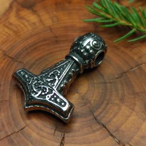 CHRIS - Thor's hammer inspired by Norse mythology