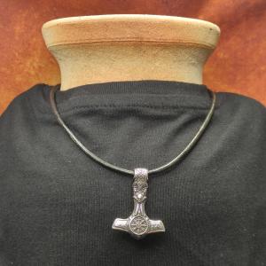 SIGURD - Thor's hammer and the symbol of Aegishjalmur, Helmet of Awe 2